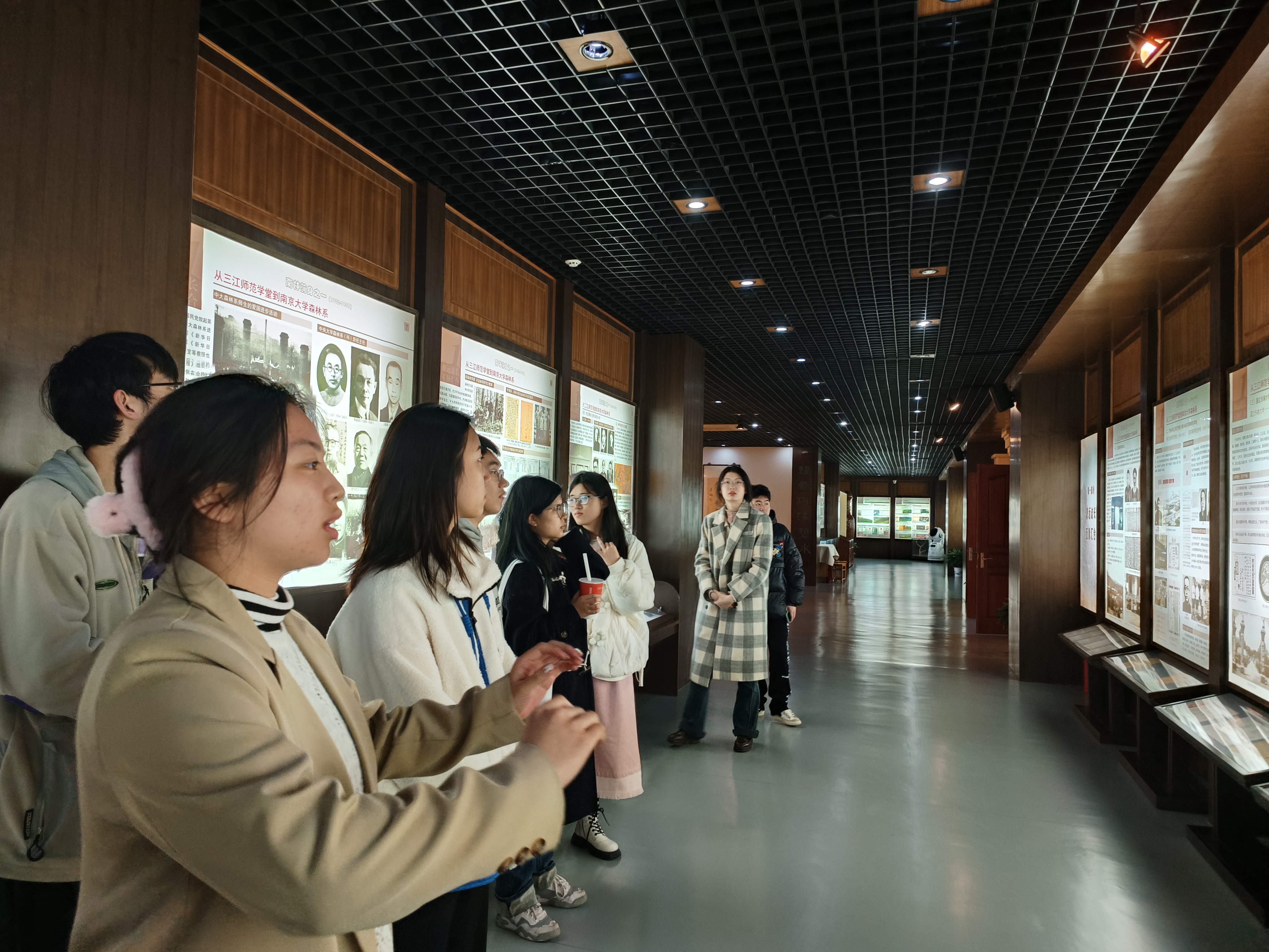 化工院23级专硕学生二支部组织开展主题党日活动-3